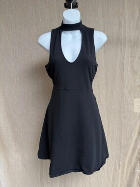 Black Sleeveless Choker Neck Dress - Classic Women's Dress